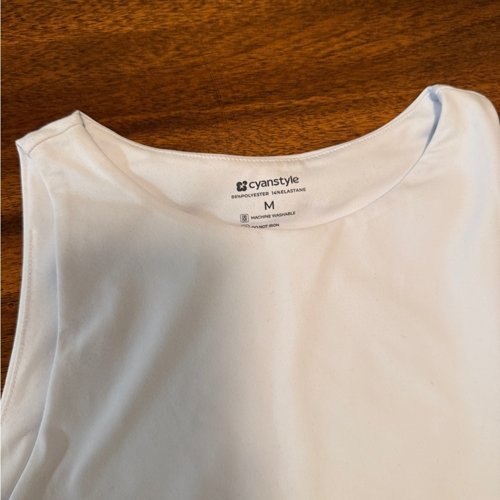 Women's White Sleeveless Top